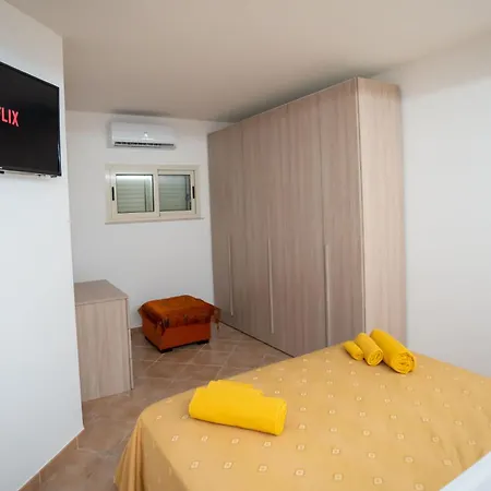 Scirocco House Limone بيت للعطل روسوليني
